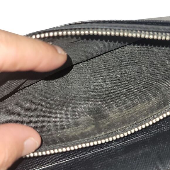 Prada Black Leather Wallet Minimalist Design In Preloved Condition - Picture 9 of 11